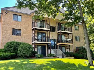 19 Country Club Dr APT 2, Manchester, NH 03102