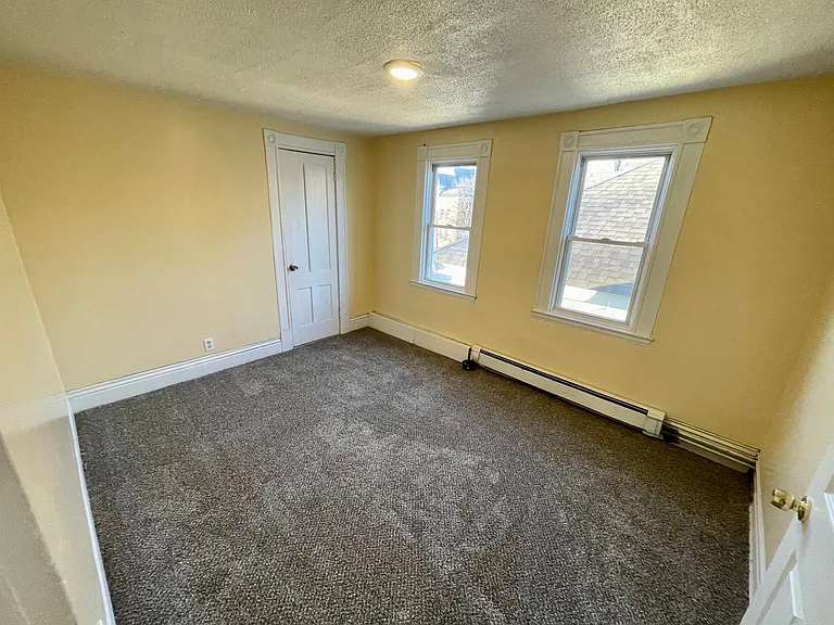 65 Elizabeth St #B — Photo 8