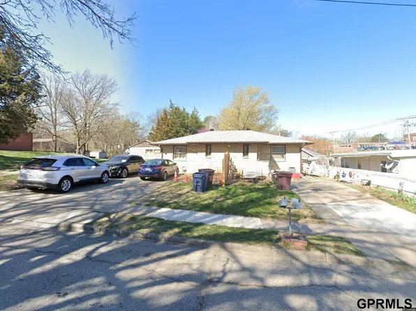 411-415 S 50th St, Lincoln, NE 68510