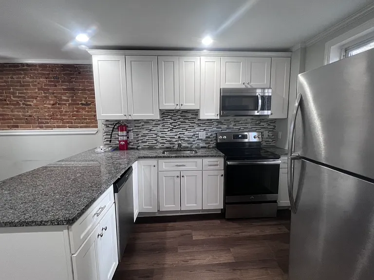315 Meridian St #2 — Photo 2
