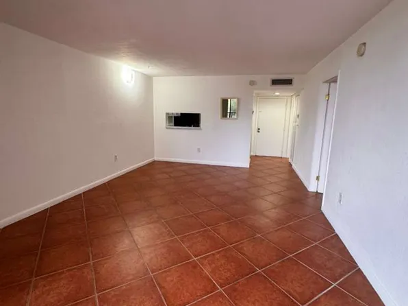 8500 SW 133rd Avenue Rd APT 304, Miami, FL 33183