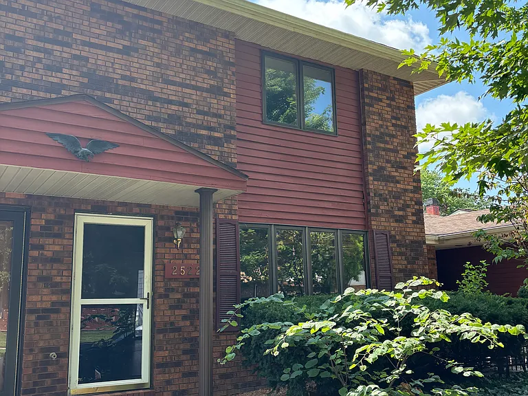 2522 Gaylord Ave — Photo 1