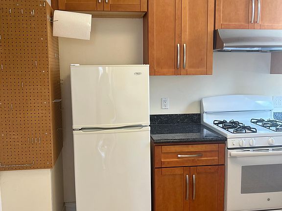 5th image of 178 5th Ave #178