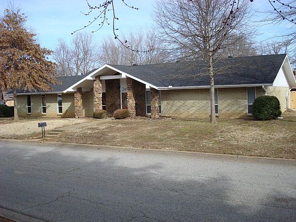 2nd image of 303 Turtle Creek Dr