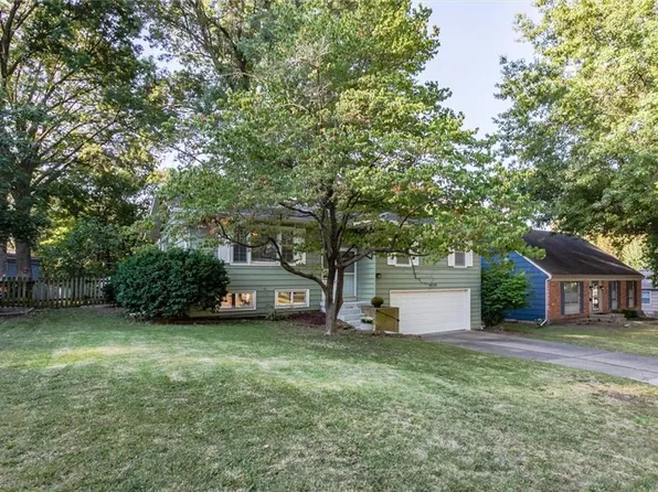 10205 W 91st St, Overland Park, KS 66212