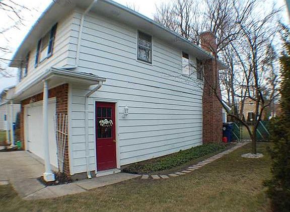 3rd image of 114 Pin Oak Dr