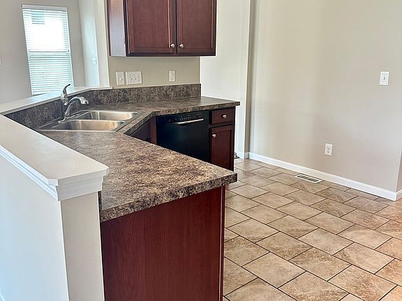 4th image of 451 Lake Haven Ct