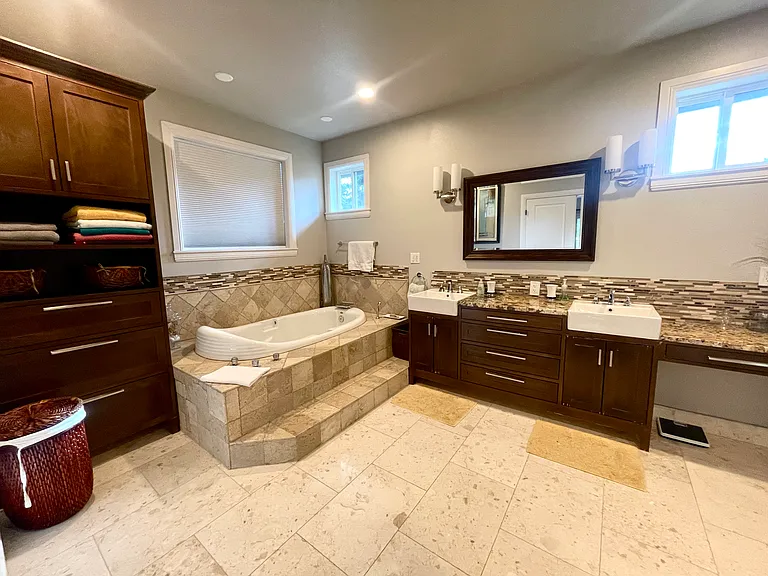 4635 SW 47th Ave — Photo 14