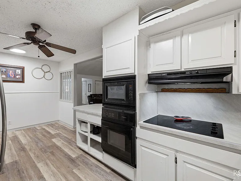 213 Twin Oaks Dr — Photo 19