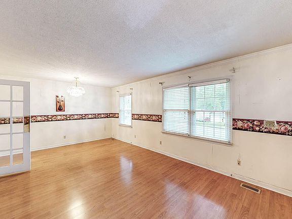 4th image of 1037 Todd Ave