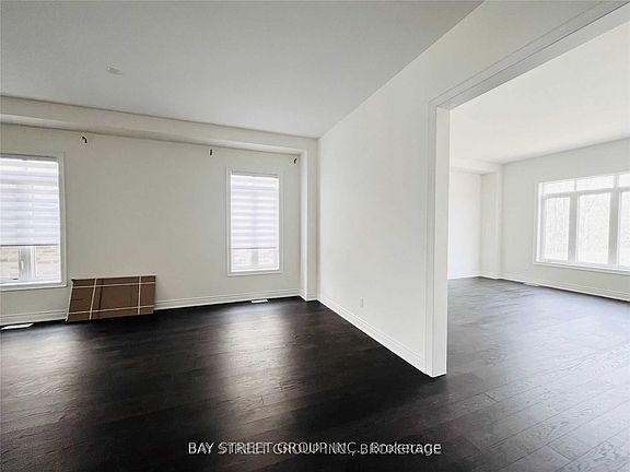 3rd image of 83 Muirfield Dr