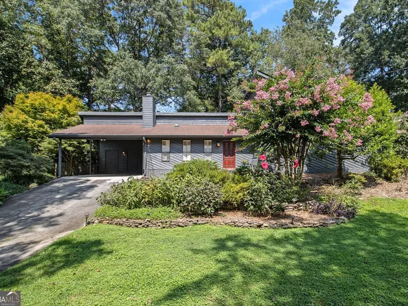 2690 Gleneagles Dr, Tucker, GA 30084