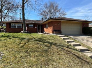 709 N Gebhart Church Rd, Miamisburg, OH 45342