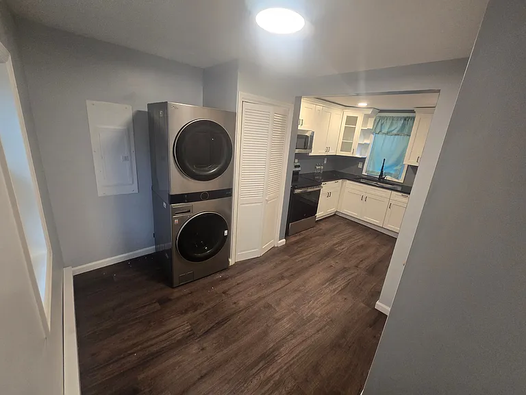 309 Front St — Photo 2