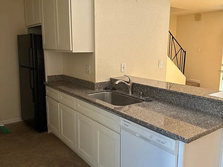 1074 Marina Dr — Photo 2