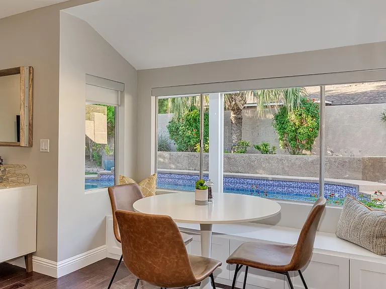 6218 E Waltann Ln — Photo 10