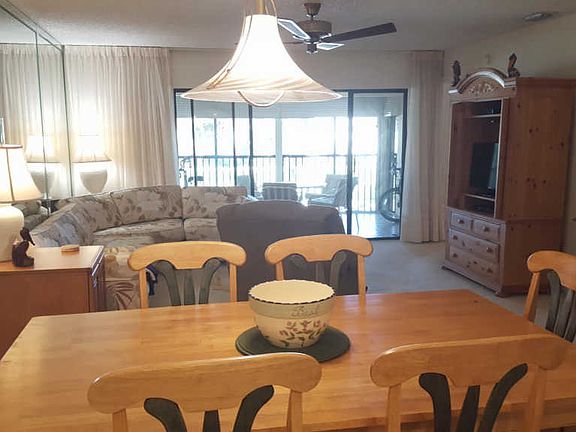4th image of 65 Pelican Pointe Dr #2030
