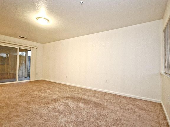 2nd image of 1090 E Monte Vista Ave
