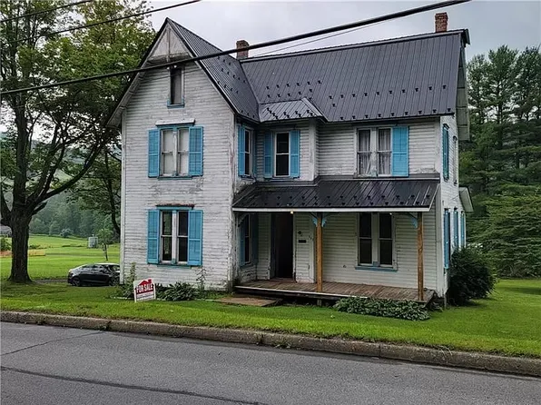 649 E Main St, Mahaffey, PA 15757