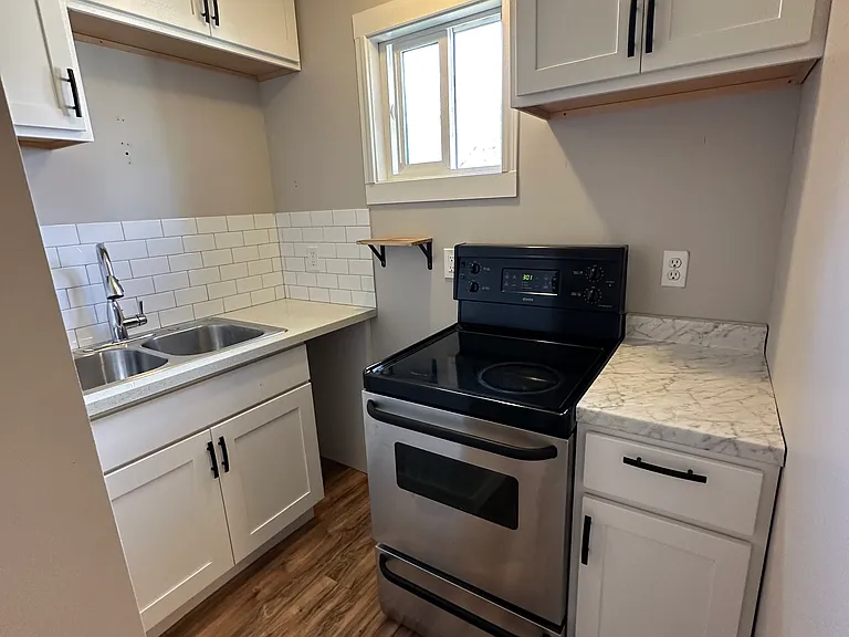 515 S Fellows St #B — Photo 5