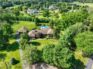 7 Proprietor Ln, Whitehouse Station, NJ 08889