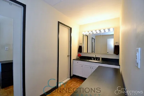 Rented by City Connections Realty | media 12