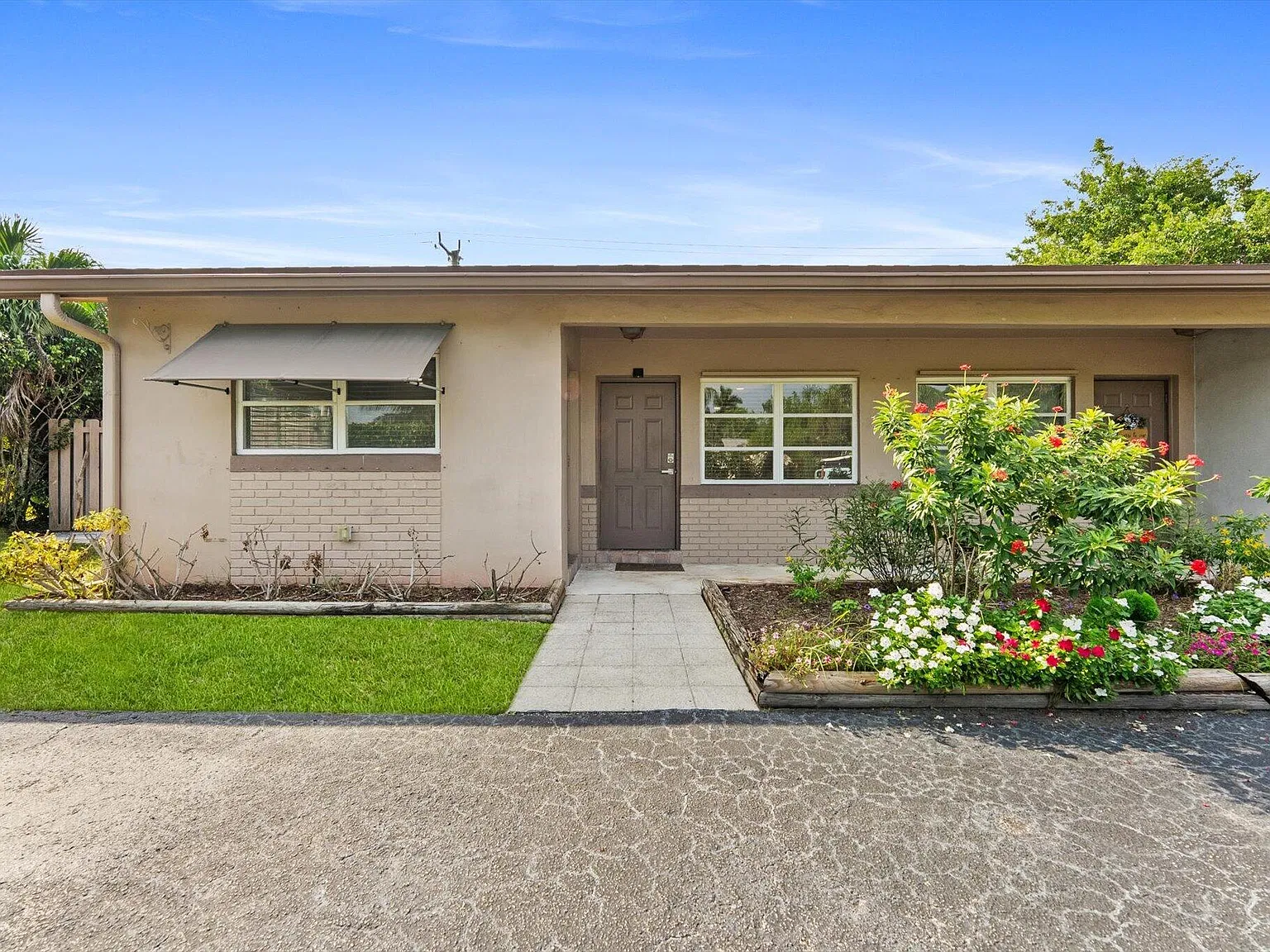 2 bed, 2.0 bath, 1025 sqft, $3,295 — Photo 1