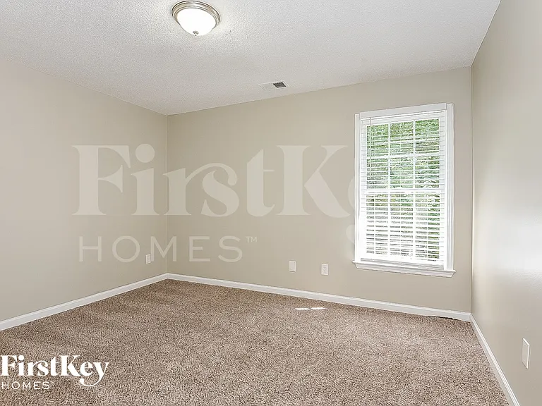 2606 Loring Rd NW — Photo 16