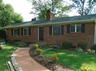 108 Valley View Rd, Mills River, NC 28759