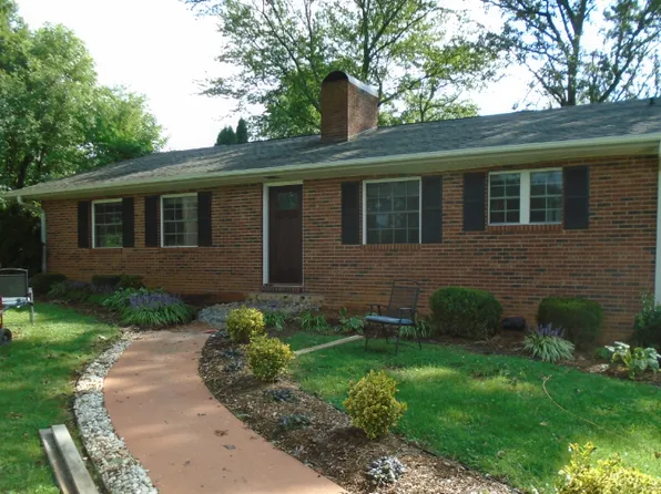 108 Valley View Rd, Mills River, NC 28759