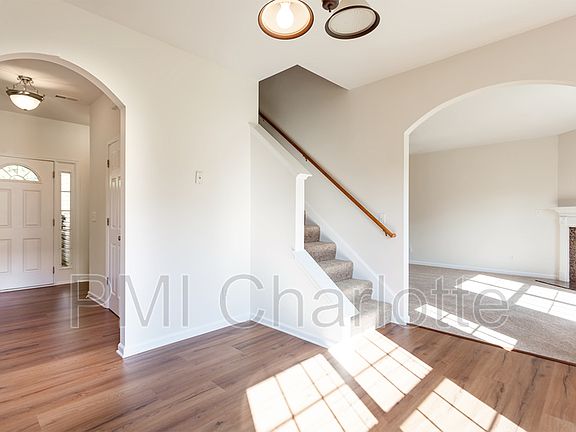 5th image of 2978 Clover Rd NW