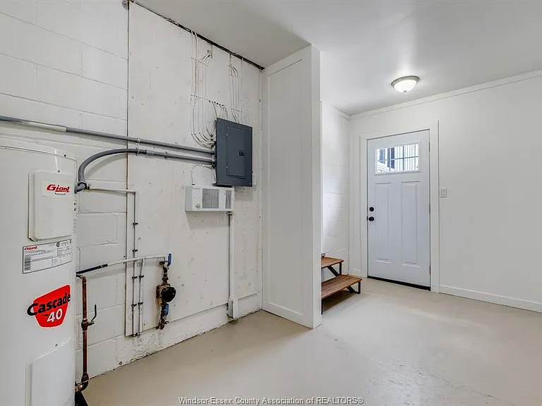 48 McLean St — Photo 22
