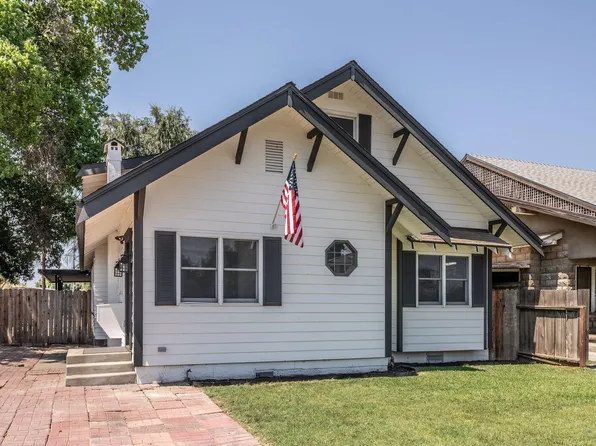 417 N L Street, Dinuba, CA 93618