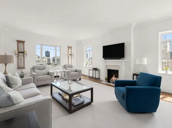 880 5th Avenue image 1 of 13