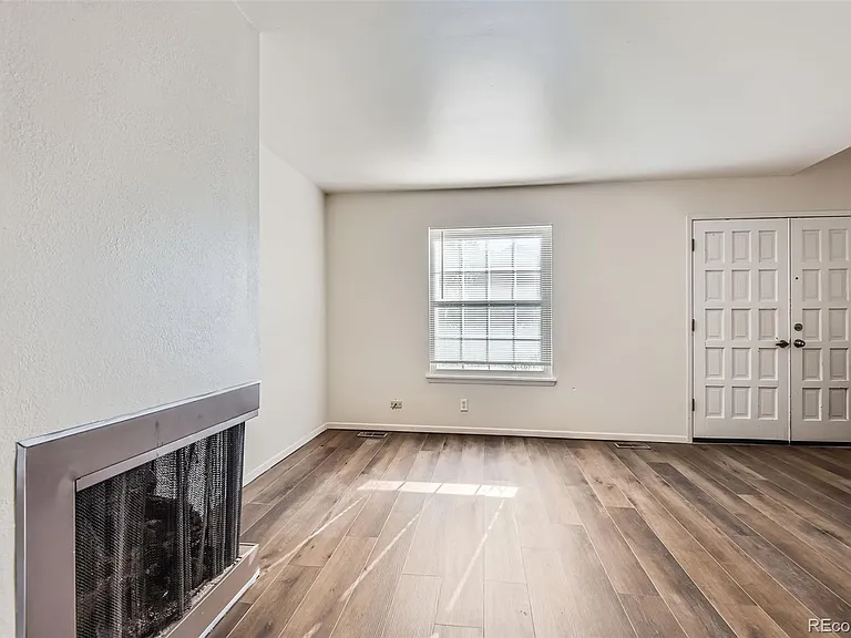 1922 S Oswego Way — Photo 4