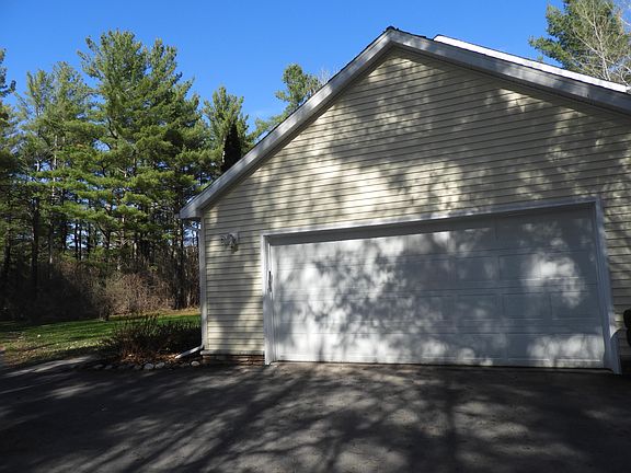 3rd image of 153 Quaker Highlands Rd