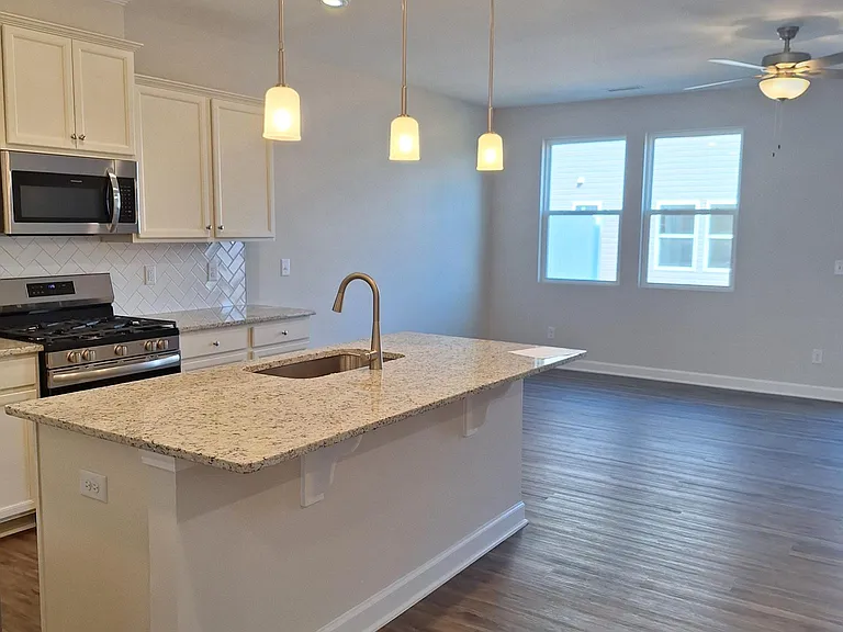60 Village Edge Dr — Photo 12
