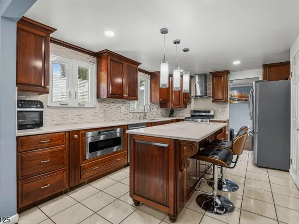 907 Mer-Edin Burg Rd, Hamilton Twp., NJ 08690