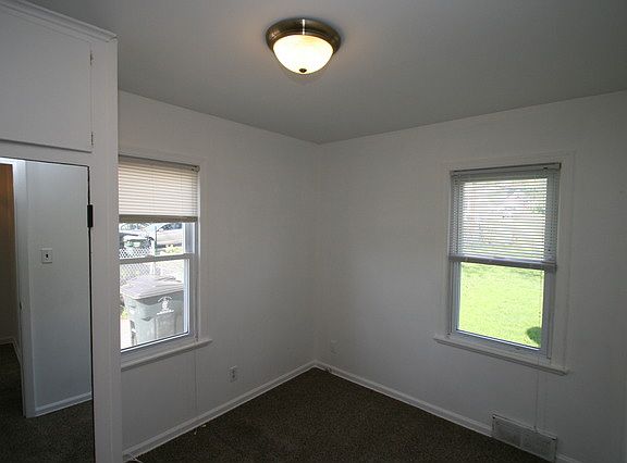 5th image of 1909 Lotus Dr