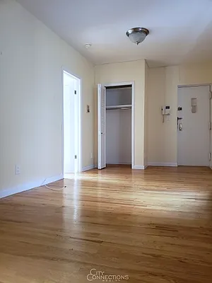 Rented by City Connections Realty | media 2