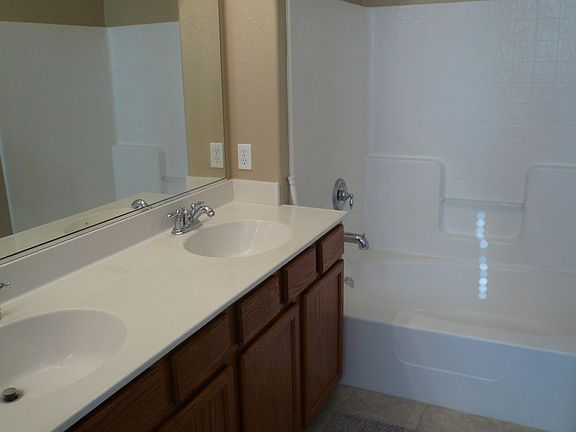 4th image of 8154 Crystal Walk Cir #131