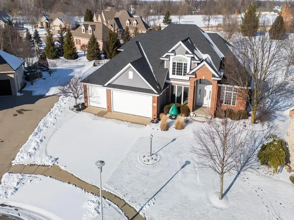 1211 Saint Andrews Pl, Auburn, IN 46706