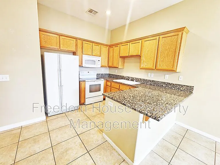 1421 Star Rd #2 — Photo 11