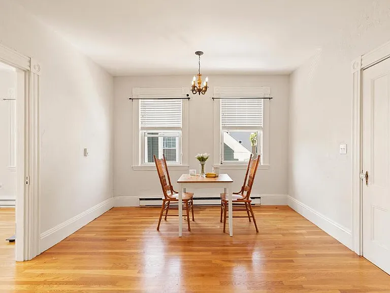 2 Essex St #2R — Photo 5