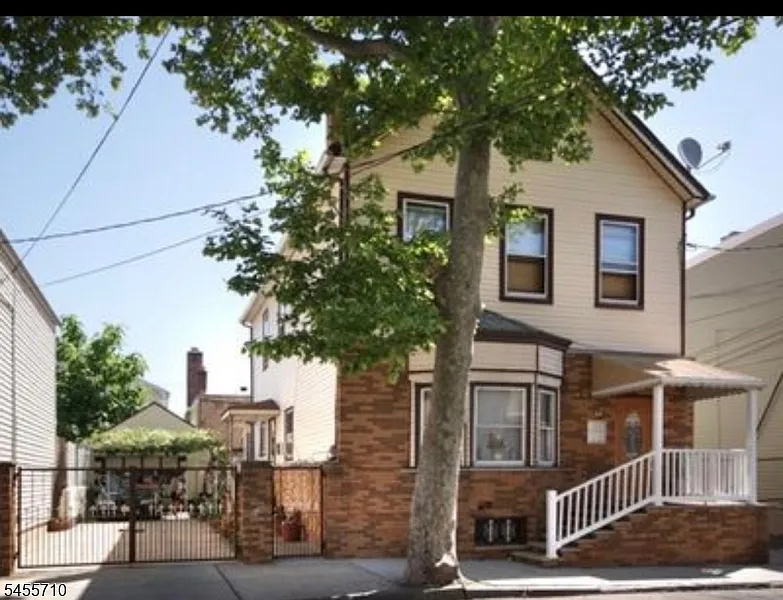 14 Vincent St