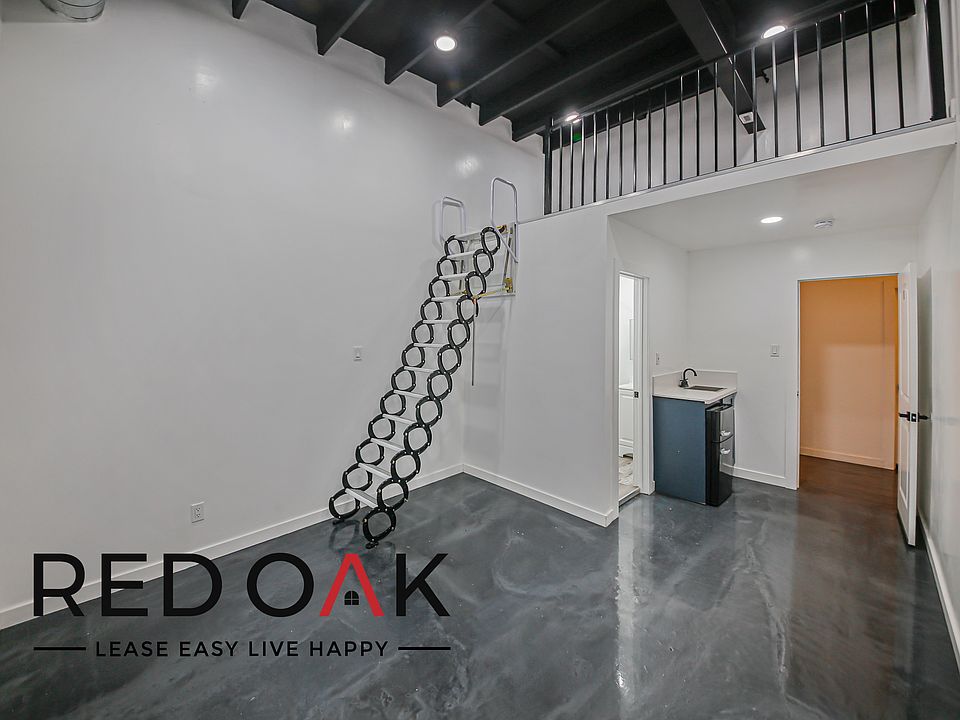 1st image of 3809 Union Pacific Ave #10