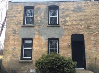 153 Railroad St APT 1, Gilberts, IL 60136