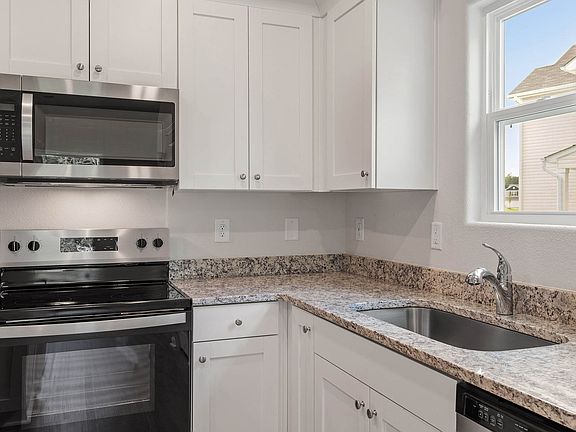 Fully loaded kitchen