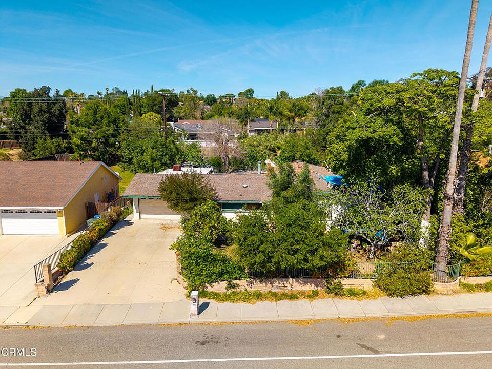 1st image of 975 E Avenida De Los Arboles