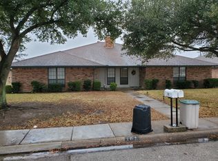 105 Blue Sky Dr, Desoto, TX 75115